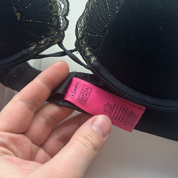 La Senza Black Bra with Gold Lace 🖤💛 - Picture 3 of 4